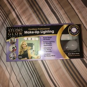 Brand new cordless makeup lighting mirror mount